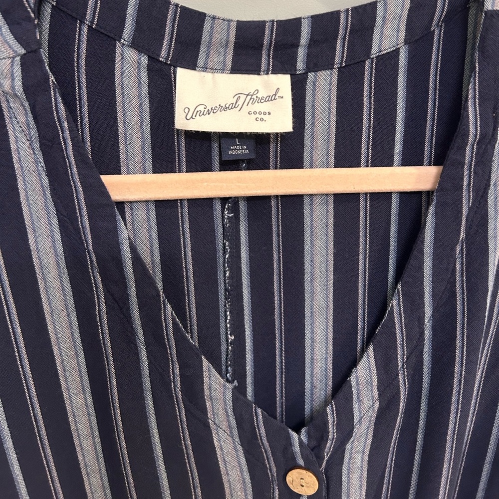 Universal Thread Striped Button Down Front Tie To… - image 3